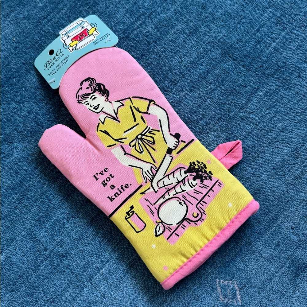 NWT Oven Mitt